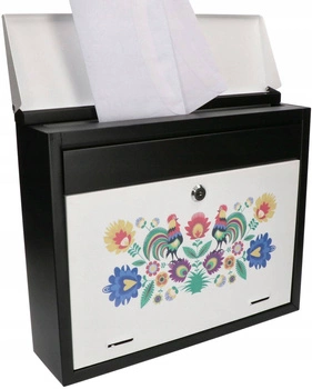 Skrzynka na listy gazety pocztowa zdobiona grafiką